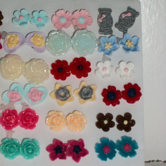 36 Pair Assorted Flower Post Earrings NEW - Picture 4 of 8